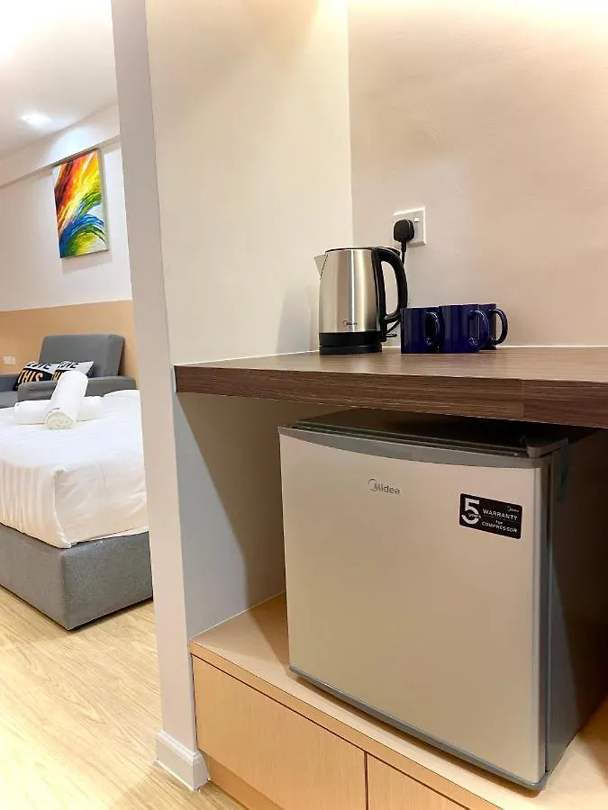 아파트 1 N 1 Suites By Jc At Aru Suites , 코타키나발루